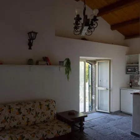 Il Palmento Di Beppe * Santa Tecla
